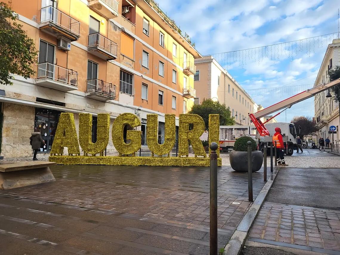 Civitavecchia si prepara al Natale con l&rsquo;accensione di albero e luminarie