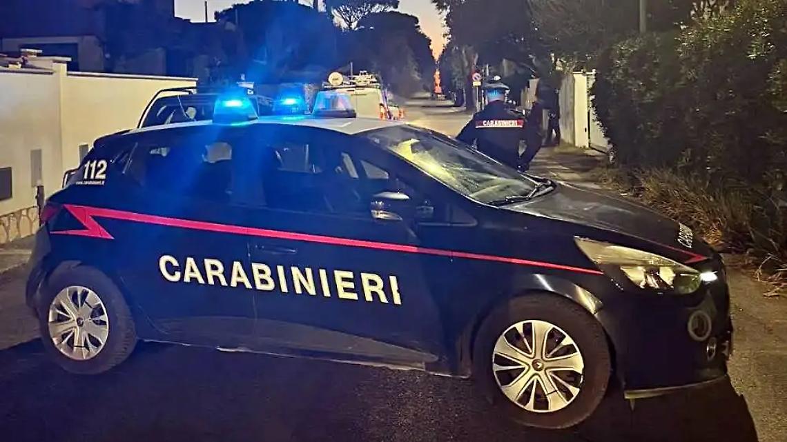 Documenti falsi e merce rubata: arrestato
