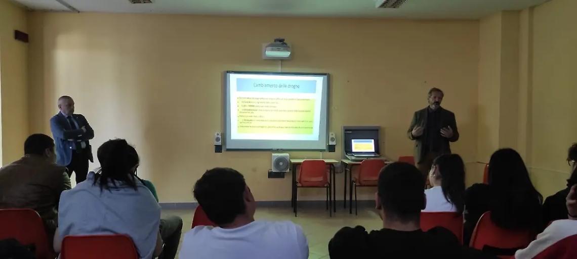 Bullismo, cyberbullismo e crimini ad alto impatto: la Polizia entra in classe