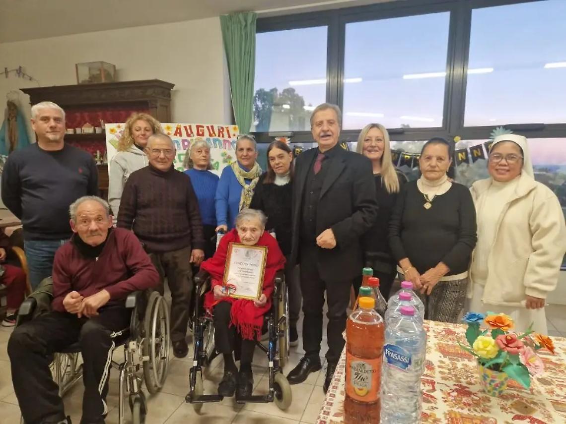 Santa Marinella, festa grande per la signora Concetta che compie 104 anni