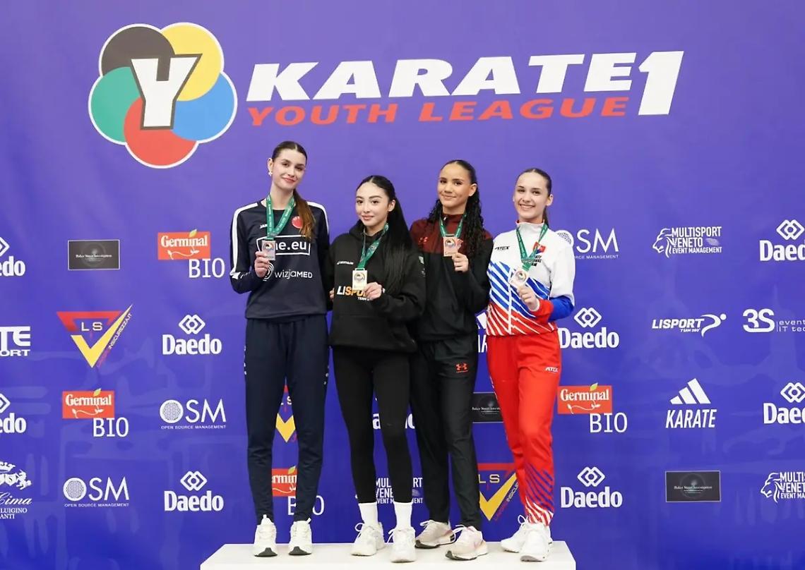 La V A dell&rsquo;indirizzo AFM del &ldquo;Di Vittorio&rdquo; esulta per il nuovo oro di Rebecca Ortu