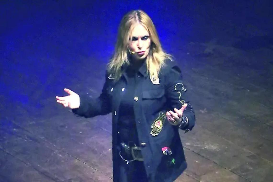 Bruzzone conquista il teatro Traiano