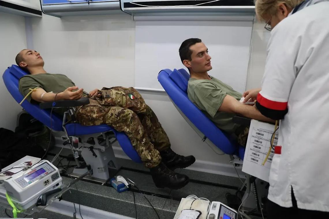 Oltre 200 allievi sottufficiali dell&rsquo;Esercito donano sangue