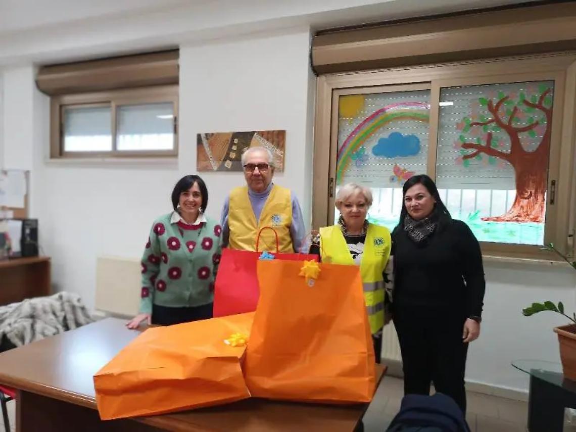 Zaino sospeso, il Lions Club tende la mano alla Don Milani