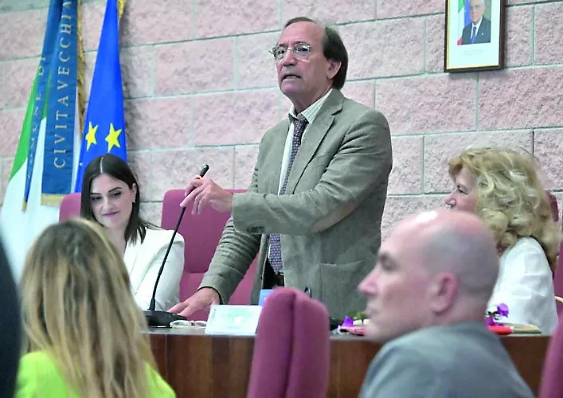 Di Gennaro &lsquo;&rsquo;richiama&rsquo;&rsquo; i suoi: maggiore presenza in commissione