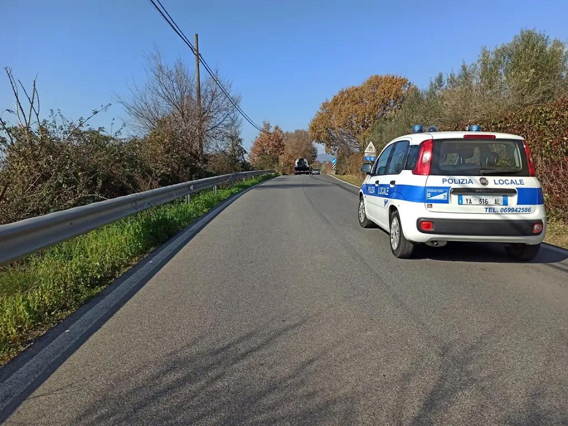 Schianto in via del Sasso: 40enne grave in ospedale