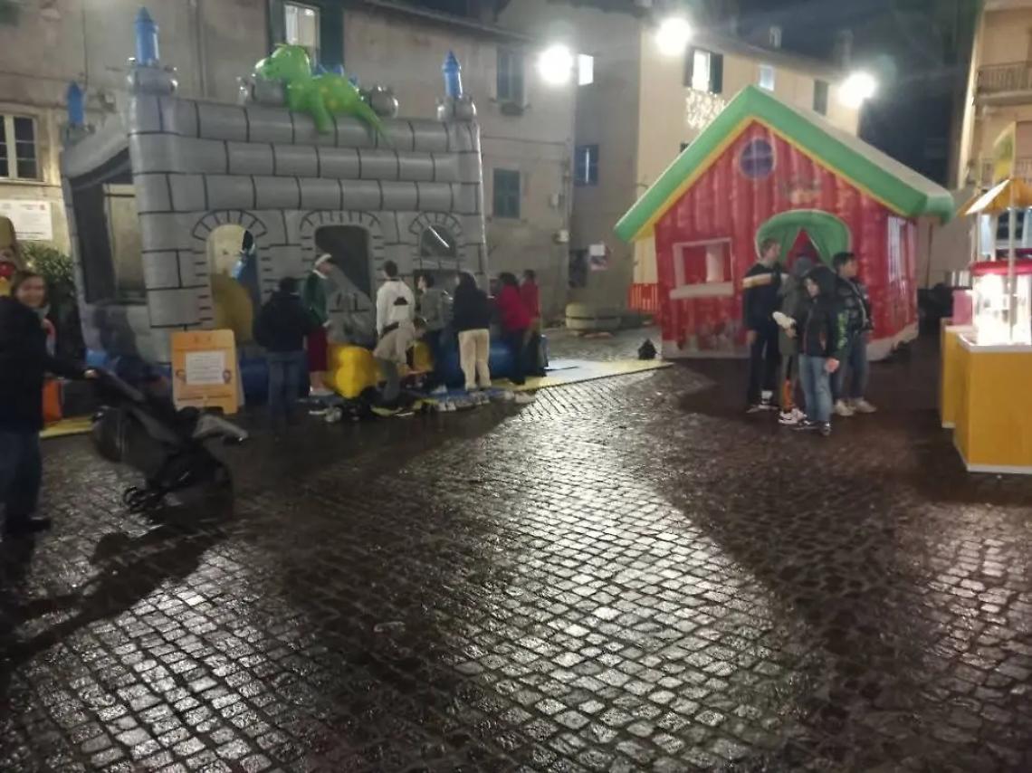 Christmas Street magico, nonostante il maltempo