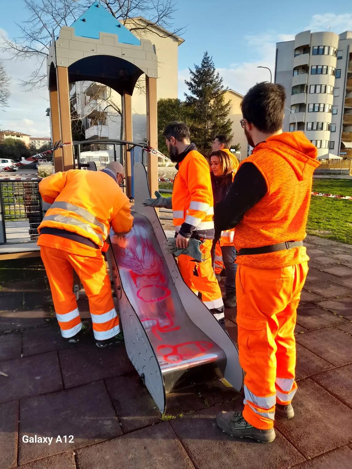 Viterbo: vandalizzati i giardini di Santa Barbara