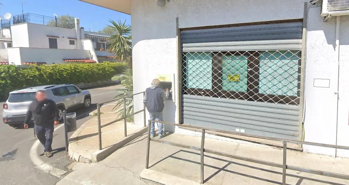 L&rsquo;atm dell&rsquo;ufficio postale torna in funzione