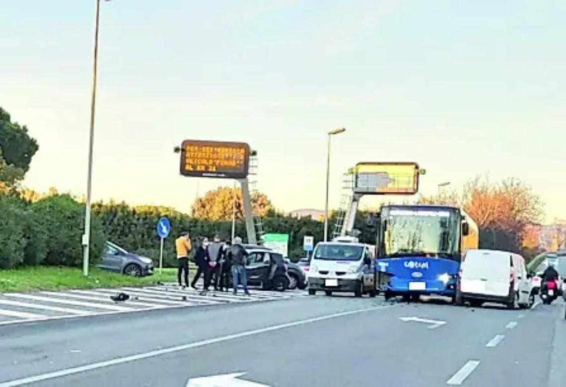 Svincolo A12, rotatoria ancora un miraggio