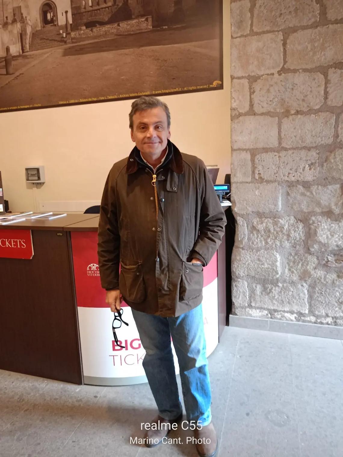 Domenica da turista a Viterbo per il senatore Carlo Calenda