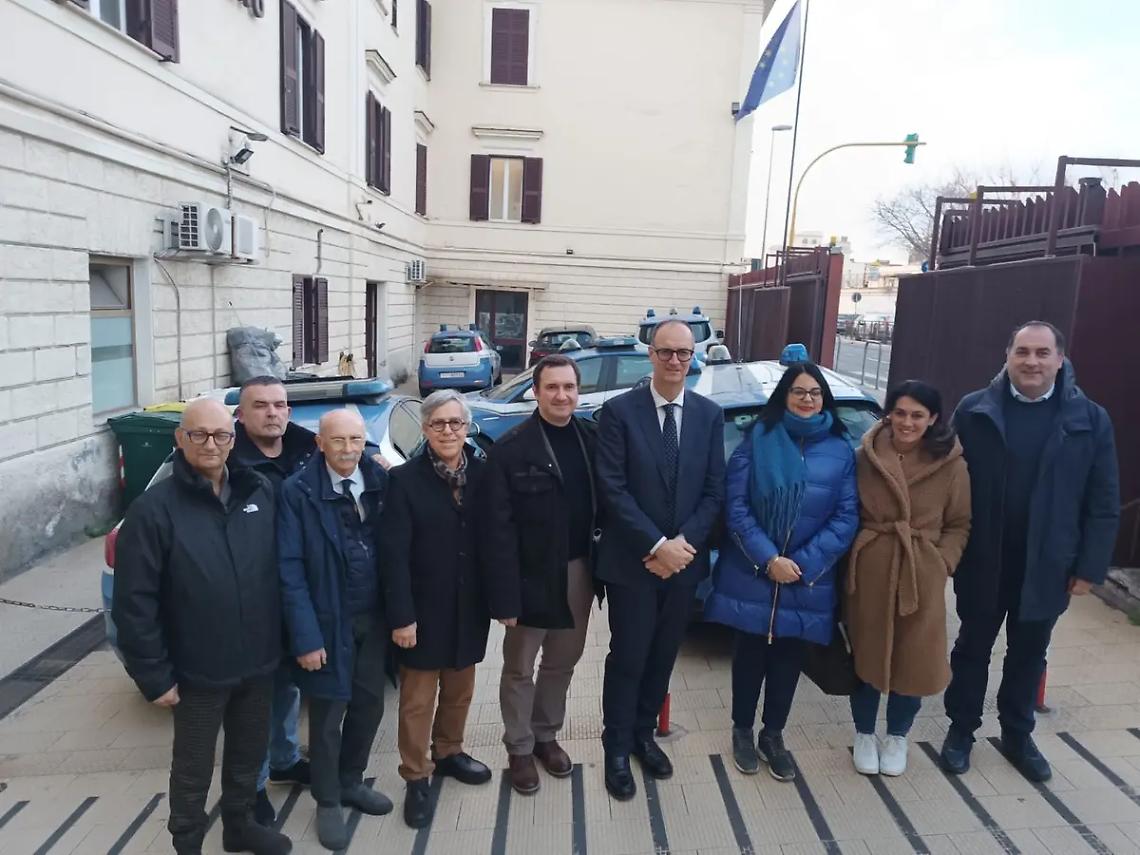 &ldquo;Basta aggressioni alle forze dell&rsquo;ordine&rdquo;, Fratelli d&rsquo;Italia lancia la petizione