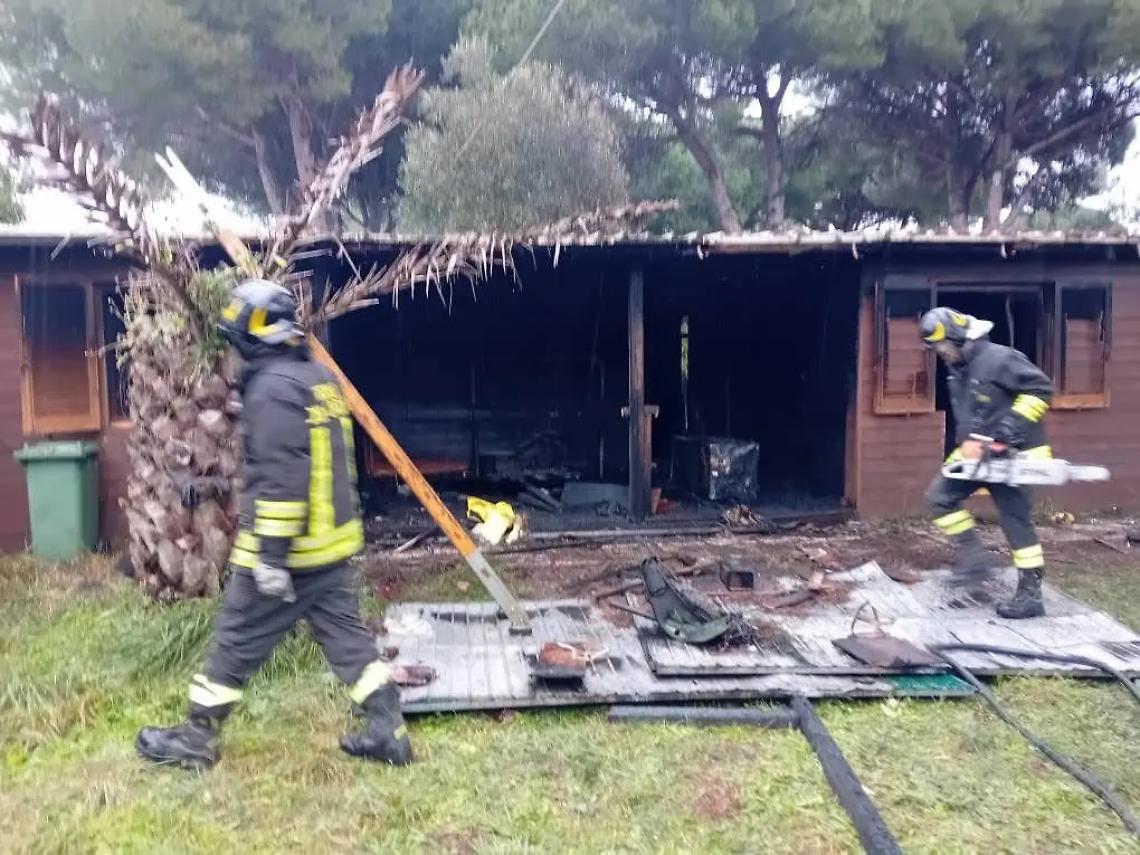 Incendio a San Giorgio: in fiamme casa in legno