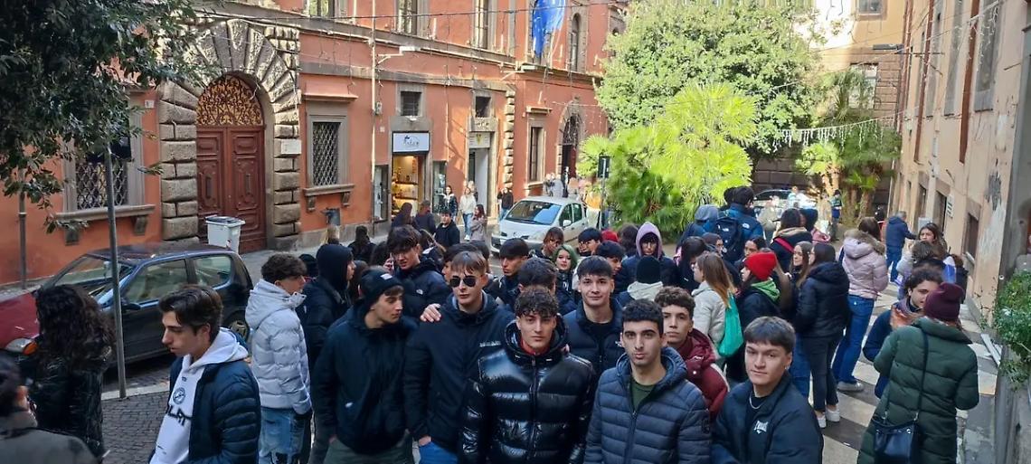 &laquo;Non &egrave; questa la scuola che meritiamo&raquo;