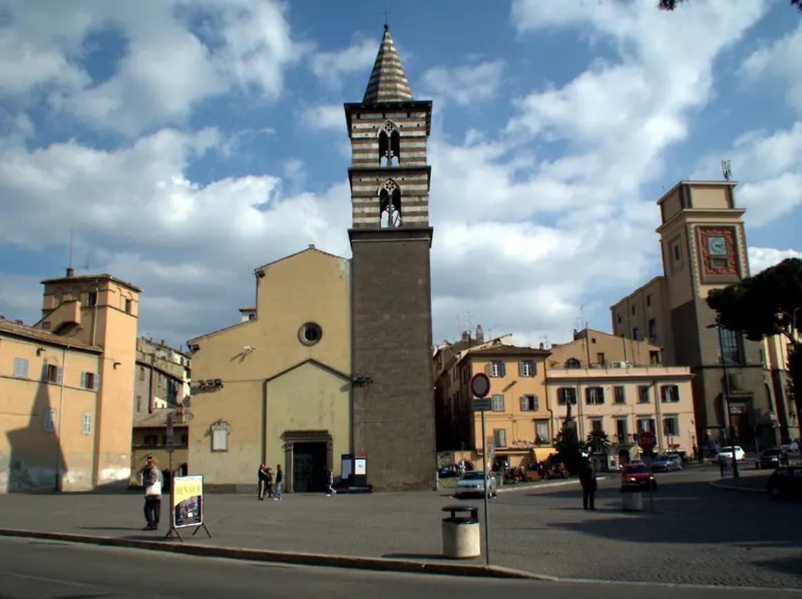 &laquo;Ho visto una donna anziana accerchiata da 10 ragazzi stranieri&raquo;