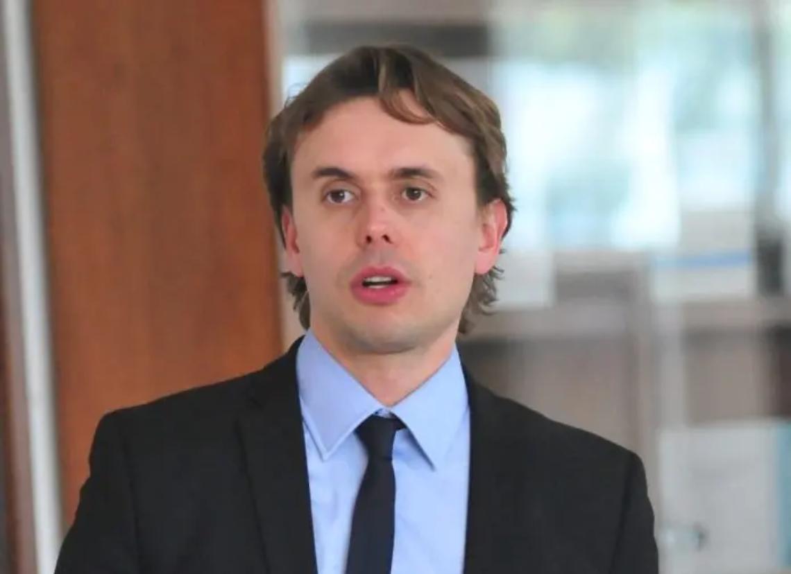 Pioggia di fondi per strade, parchi e cimiteri