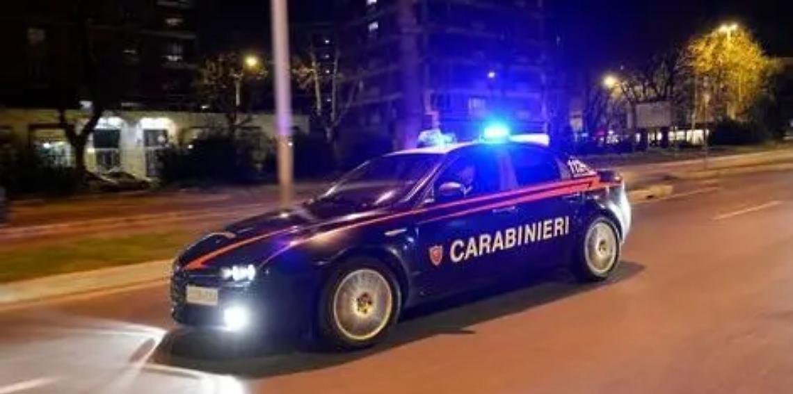 Preleva i soldi allo sportello e viene rapinata: i carabinieri arrestano il furfante
