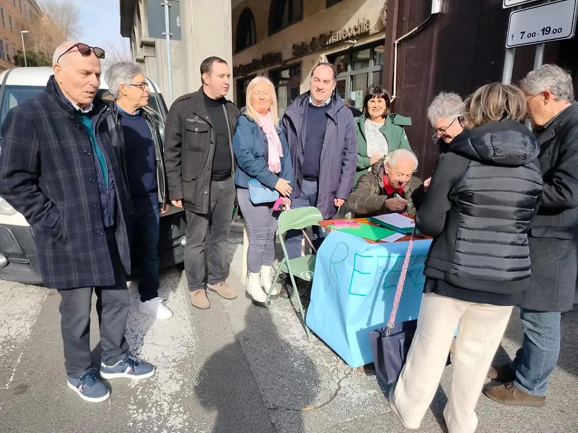 Porta d&rsquo;Italia, primi banchetti per la raccolta firme