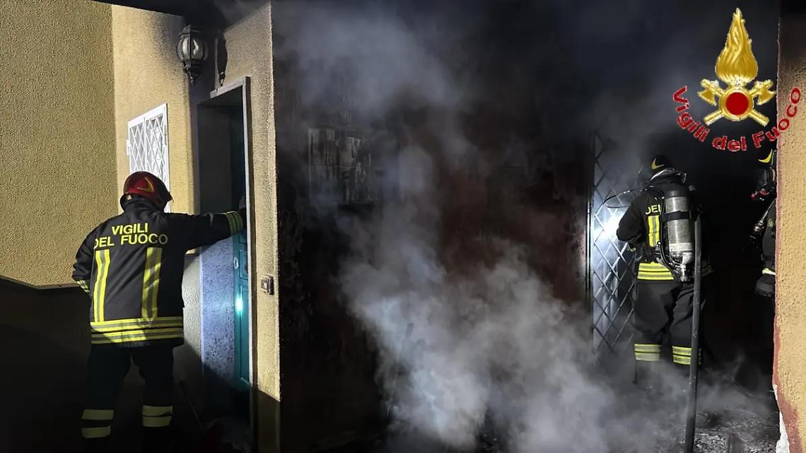 Villetta in fiamme a Santa Marinella