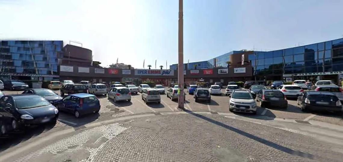 Piazzale Africa si rif&agrave; il look a costo zero per il Comune