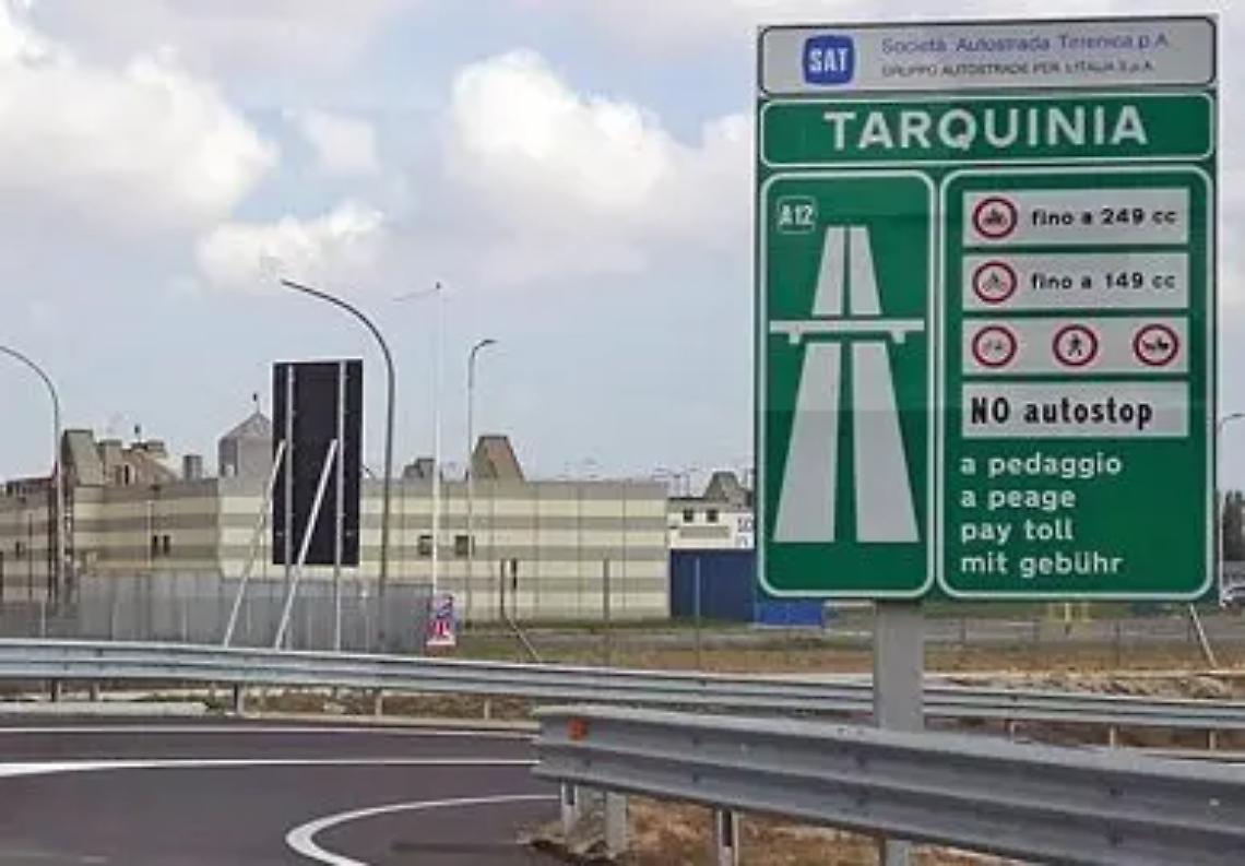A12, il 10 svincolo per Tarquinia chiuso