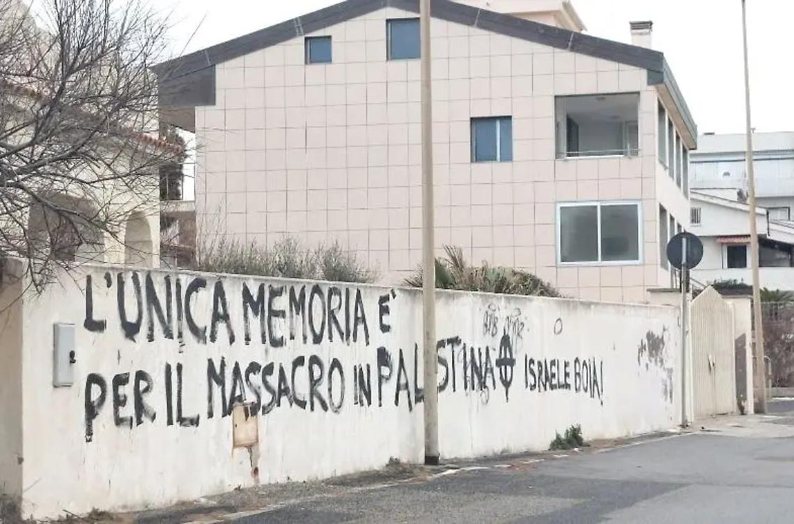 Scritte antisemite: monta la polemica a Santa Marinella