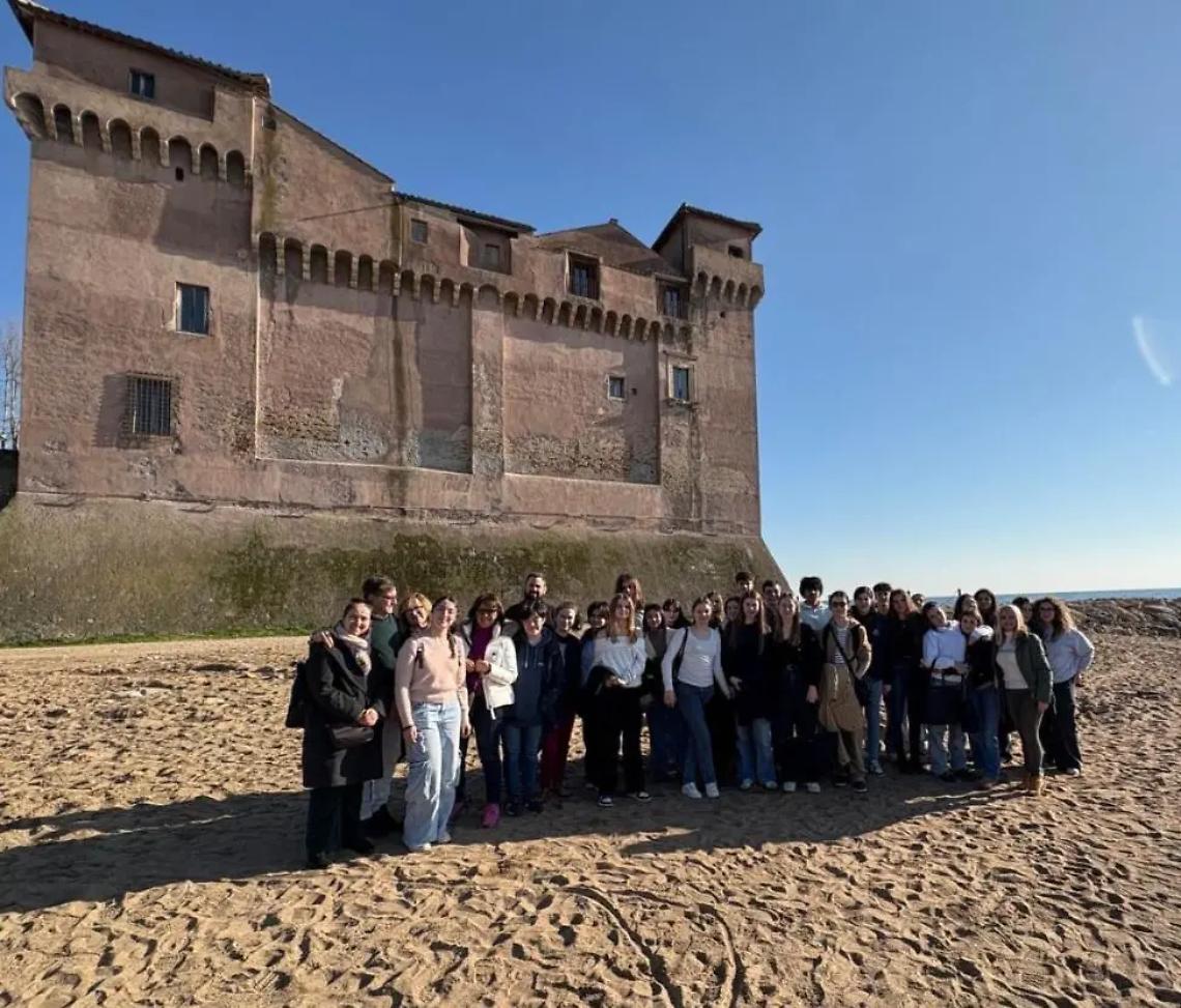 Studenti francesi in visita al castello di Santa Severa