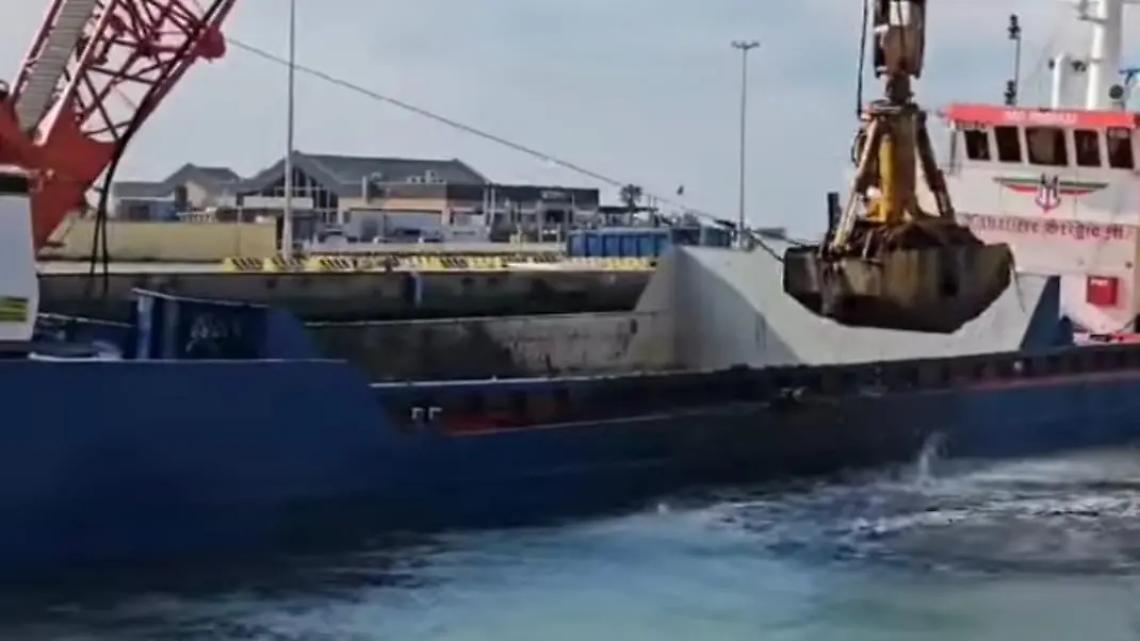 Porto-canale, torna in funzione la draga