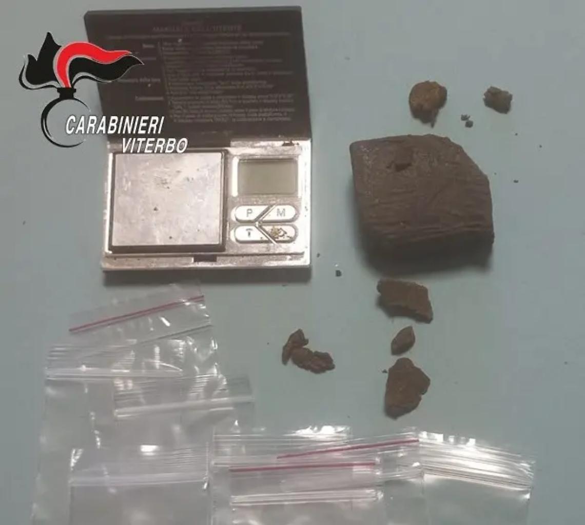 Trovato con circa mezz&rsquo;etto di hashish, 27enne romano arrestato per droga