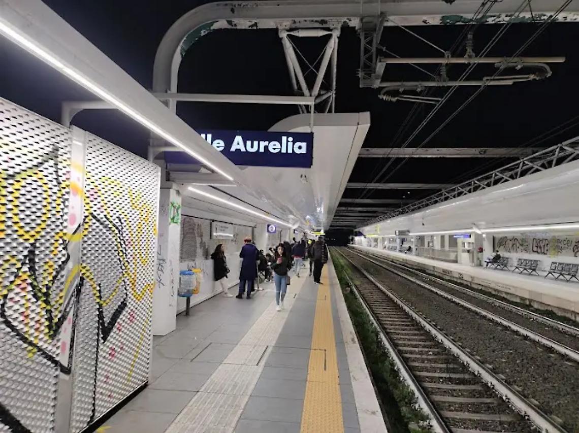 Roma-Viterbo: calci e pugni tra pendolari, il capotreno ferma il convoglio