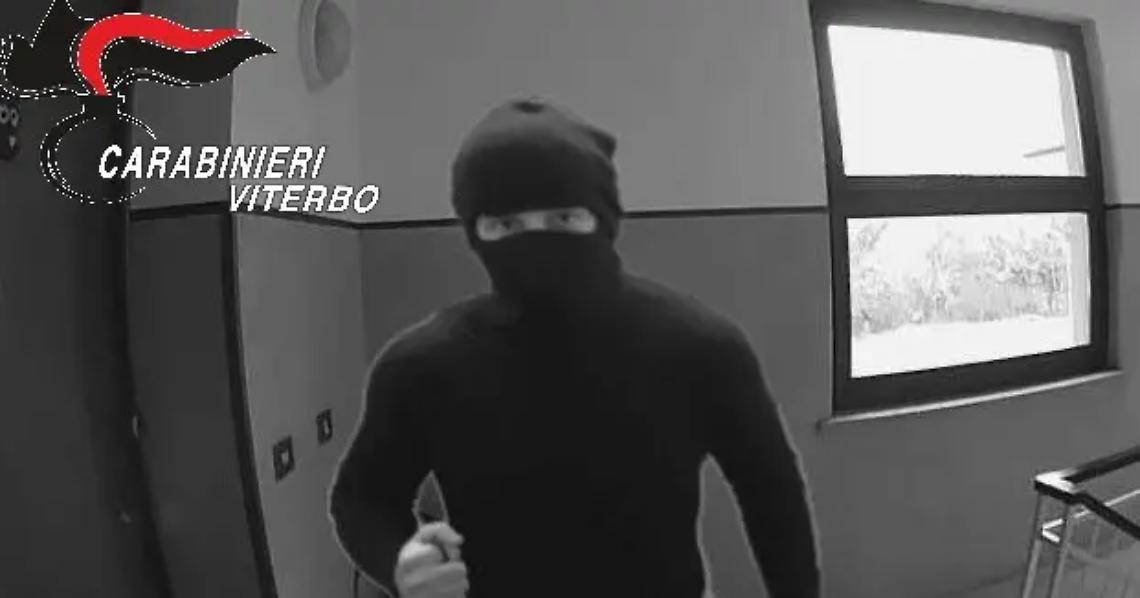 Chiedono aiuto per la presenza di un ladro ma era tutto un bluff