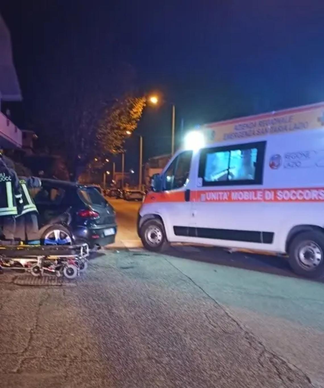 Schianto all&rsquo;alba: quattro i feriti