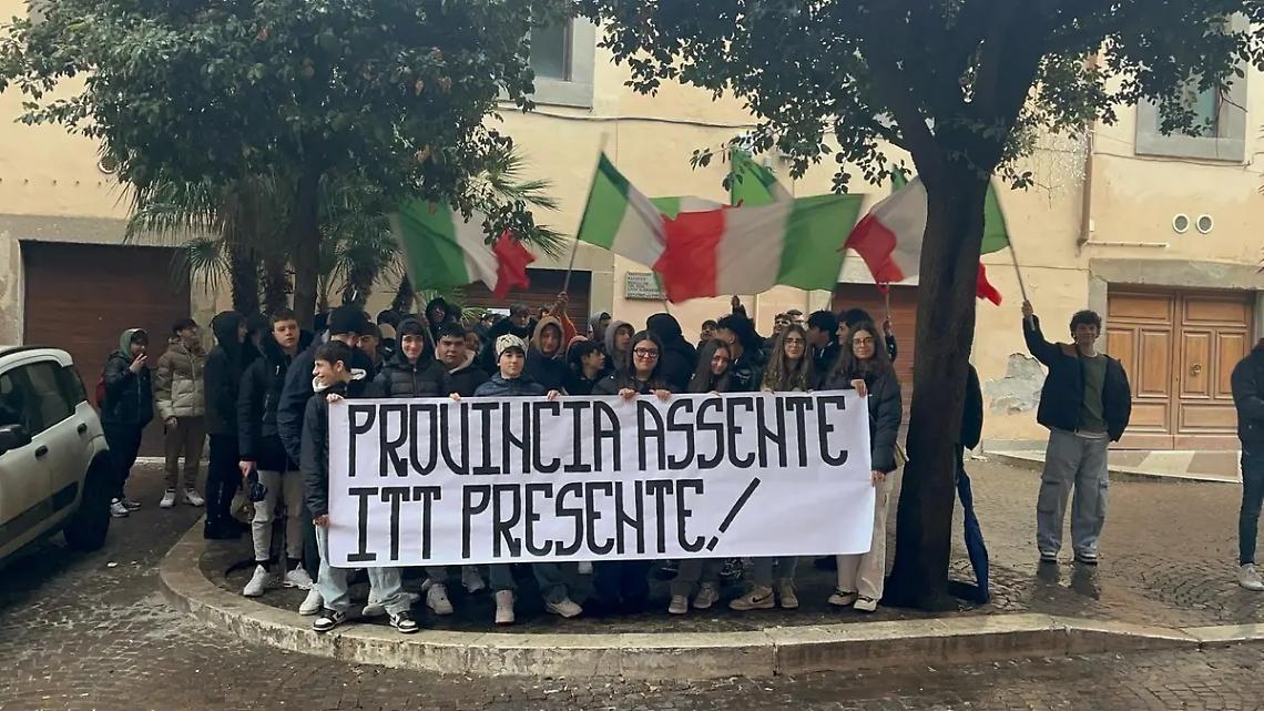 Viterbo: gli studenti dell&rsquo;Itt protestano in Provincia