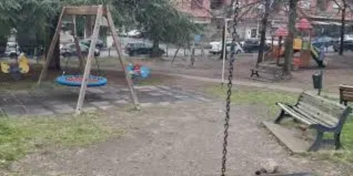 &laquo;Parchi giochi per bambini in stato di abbandono&raquo;