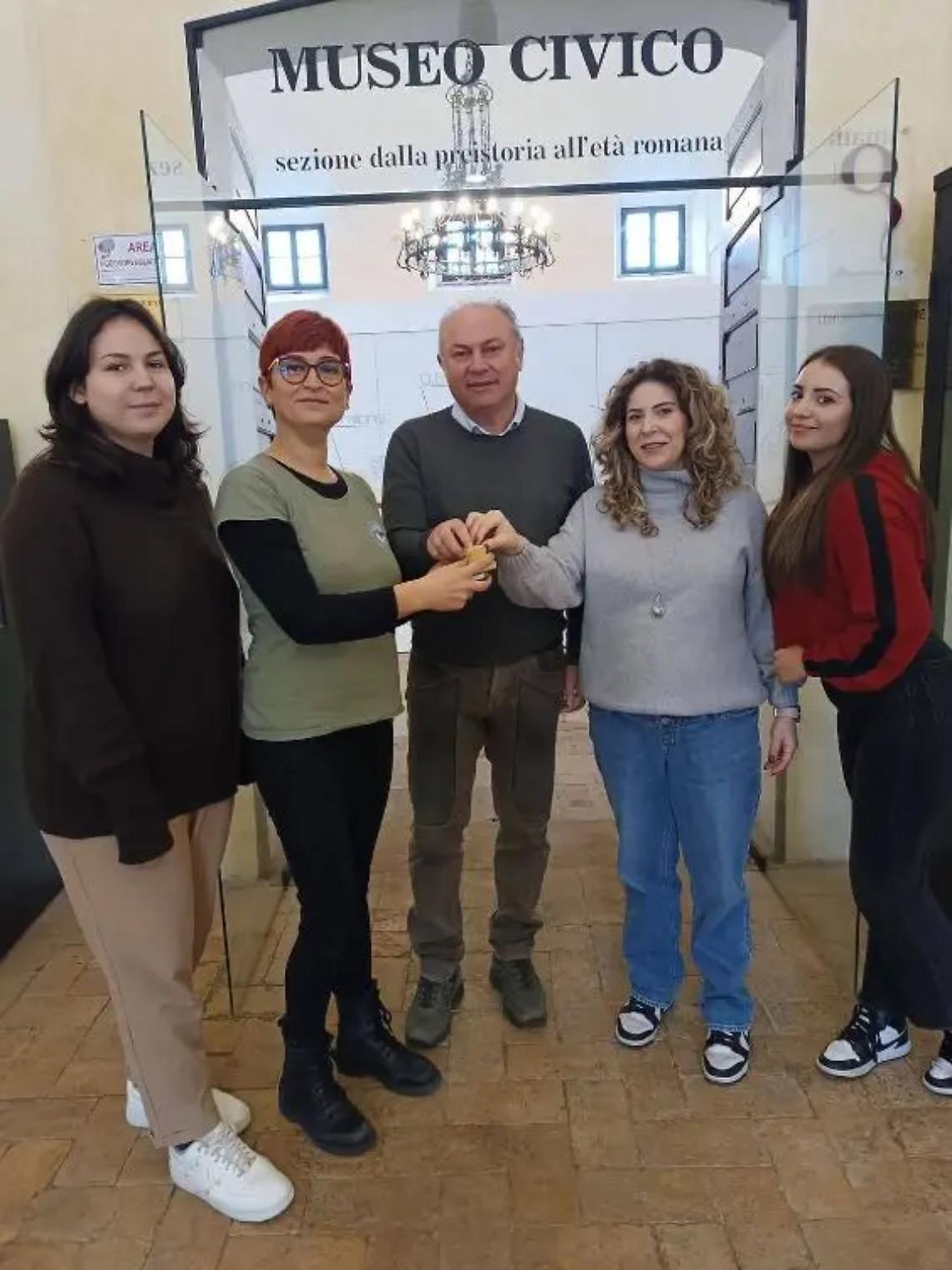 Consegnato il timbro del cammino dei minatori