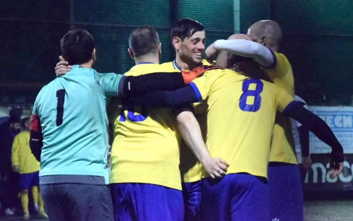 Flessione finita, l&rsquo;Evergreen torna a macinare successi