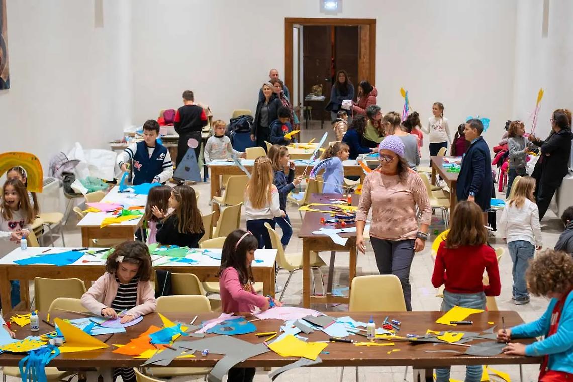 Pagine a colori a Tarquinia: domenica 19 aprile letture e "Zampe nella scatola" per bambini 6-11 anni