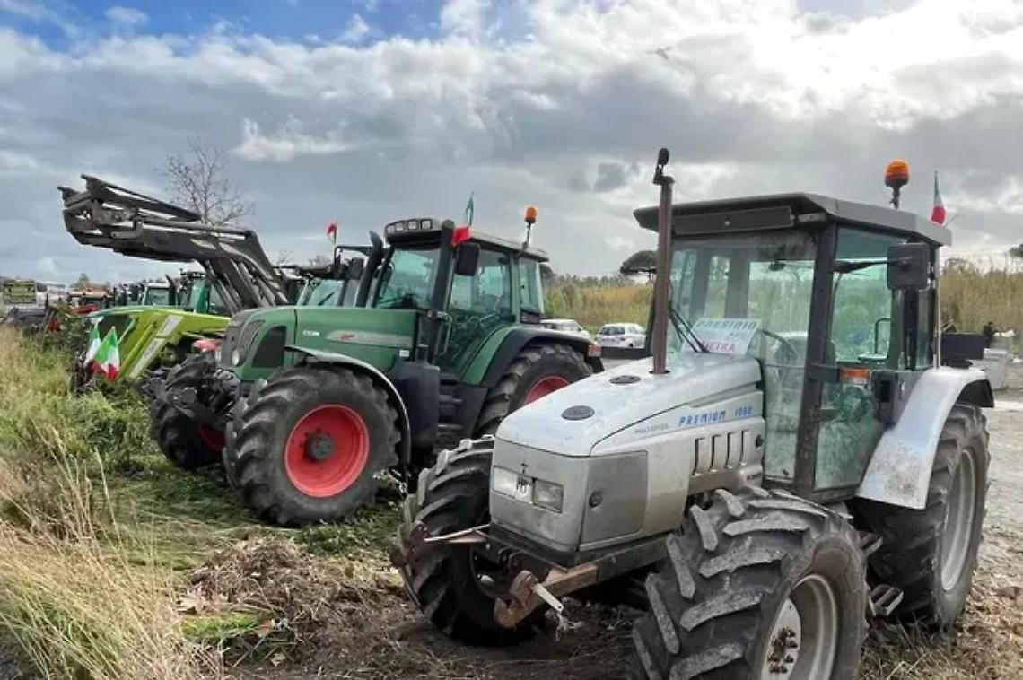 Smantellato il presidio ma la protesta resta: &laquo;Vogliamo incontrare il ministro&raquo;