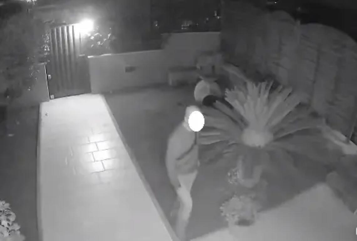 Raid in casa, la vittima: &laquo;I ladri ci hanno rubato pure l&rsquo;auto&raquo;