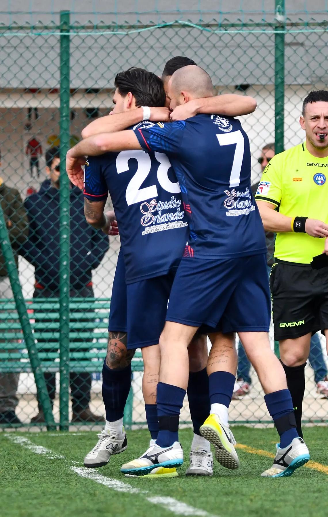 Meraviglia Futsal Academy: 7-2 al Cecchina e playoff a due passi