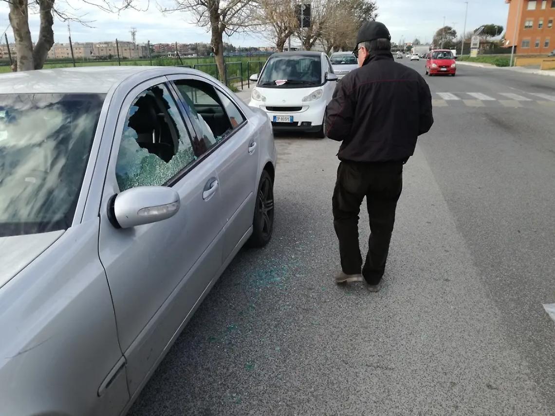 Furti nelle auto, colpisce ancora il ladro solitario