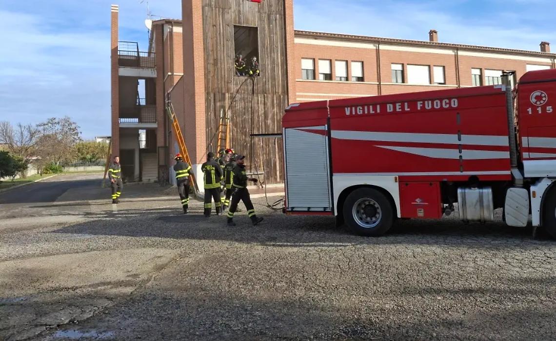 Pochi pompieri: &laquo;La coperta &egrave; troppo corta&raquo;