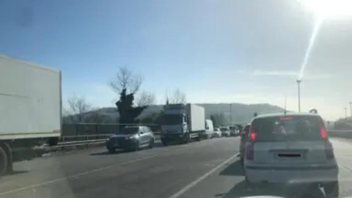 Superstrada, a Orte si demolisce la carreggiata verso Terni