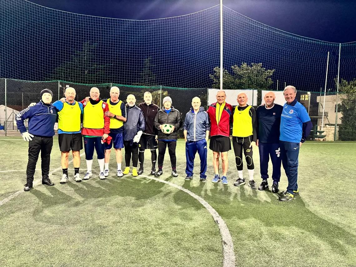 Walking football, la nuova sfida senza farsi male