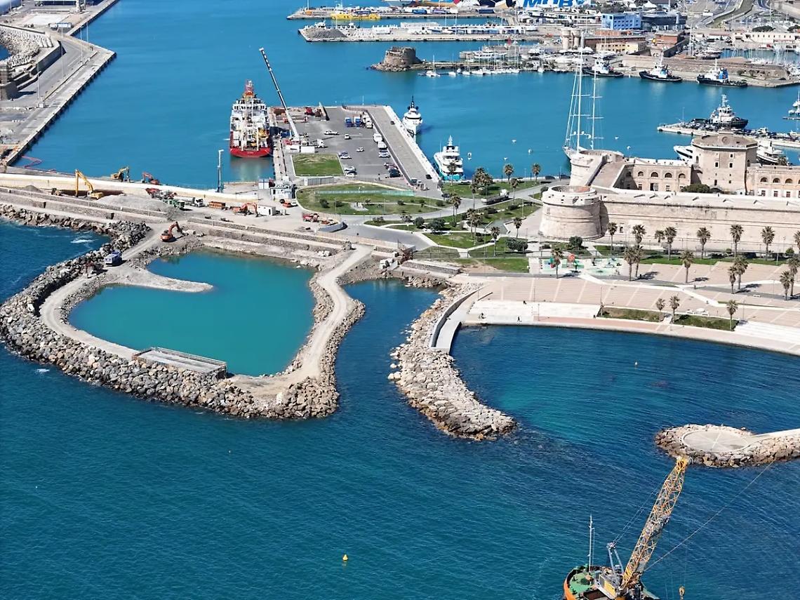 Apertura a sud e &lsquo;&rsquo;fognone&rsquo;&rsquo;: dubbi su igiene e rischio allagamenti