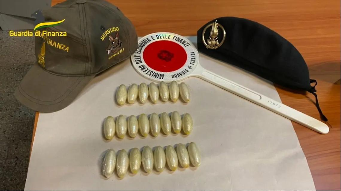 Con la cocaina nello stomaco: arrestato 40enne