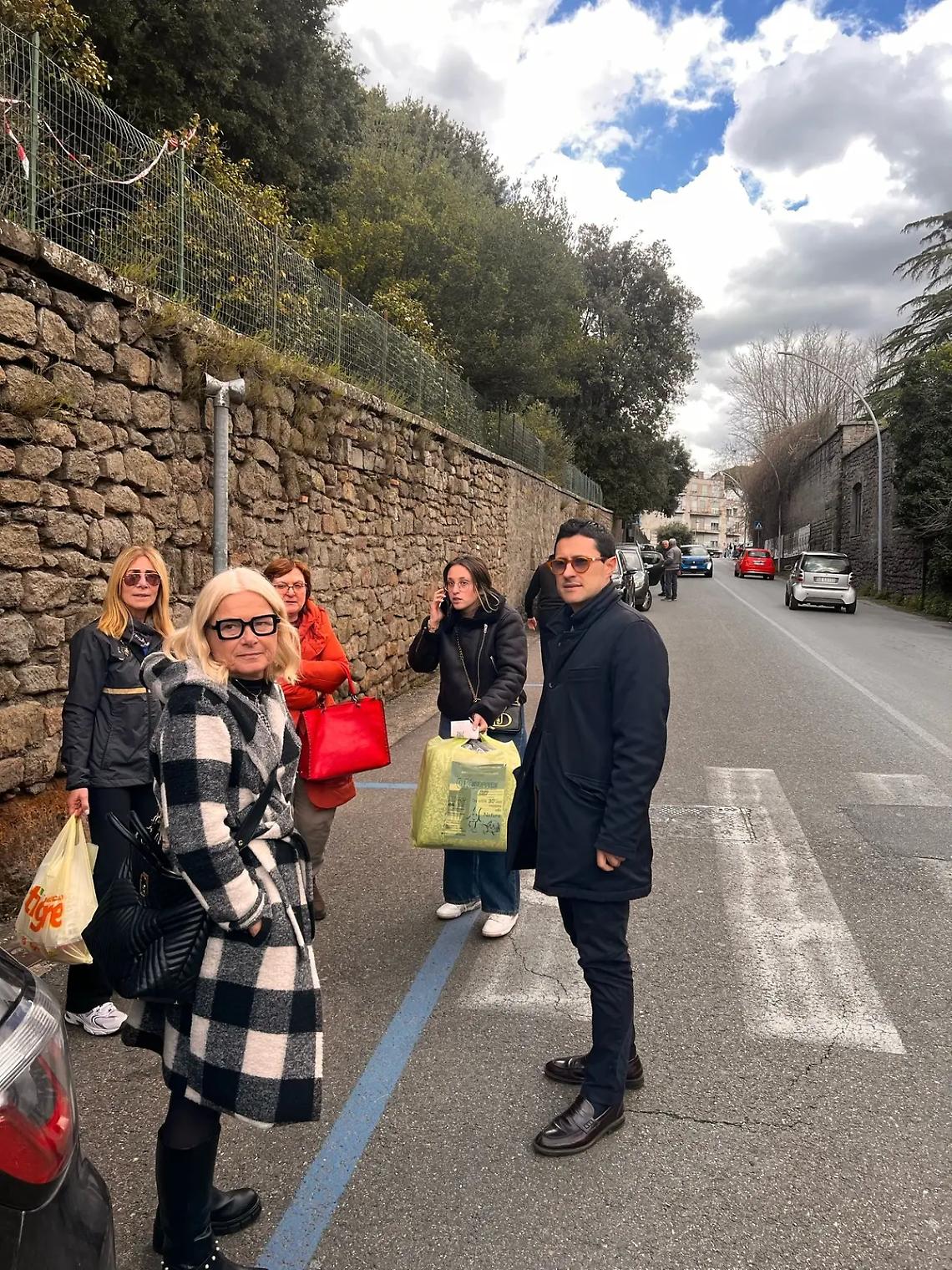 Una raffica di multe in via del Pilastro