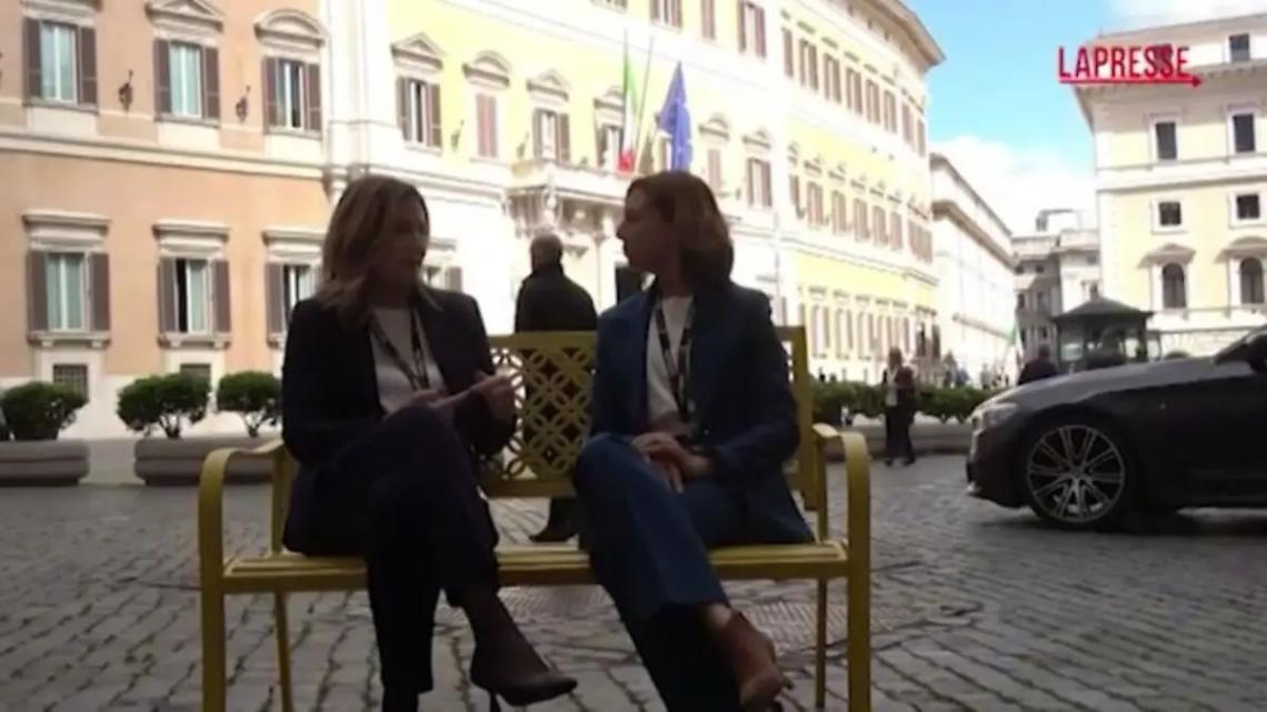 Montecitorio, una panchina gialla per fermare la strage silenziosa della trombosi