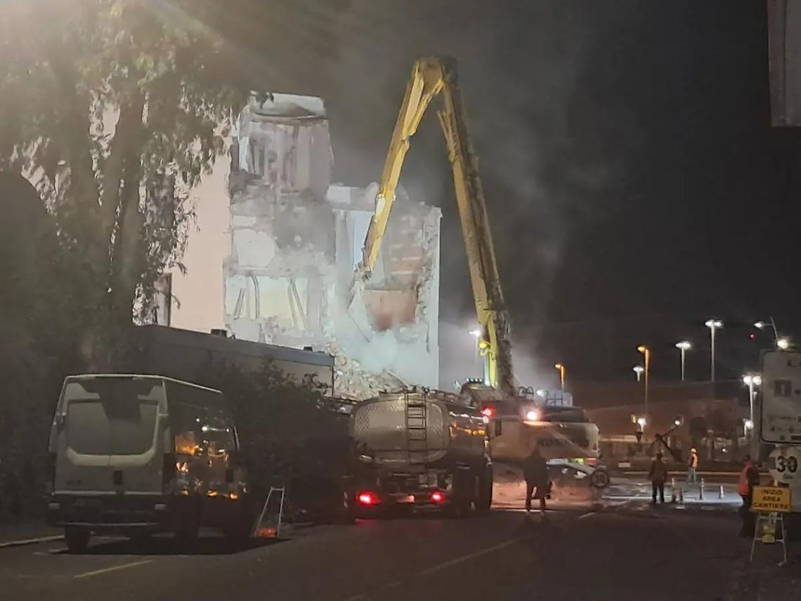 Demolita la prima palazzina di via XVI Settembre &ndash; VIDEO