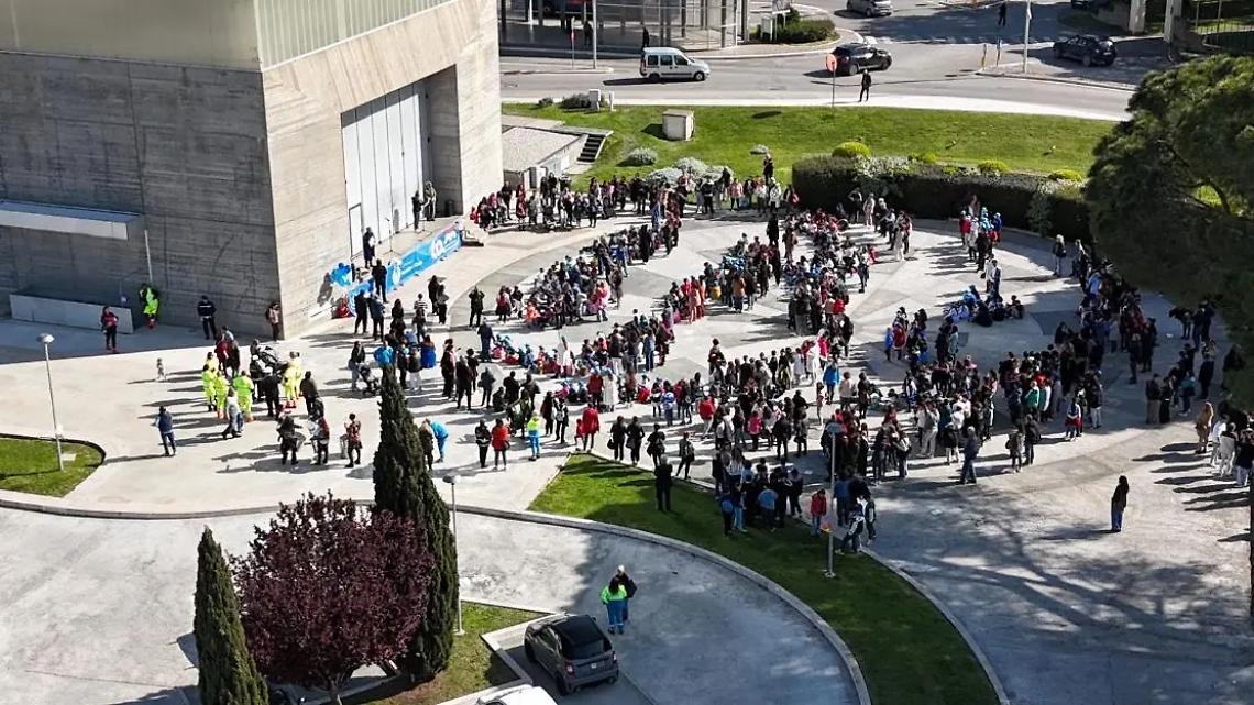 In 800 alla camminata dell&rsquo;abbraccio